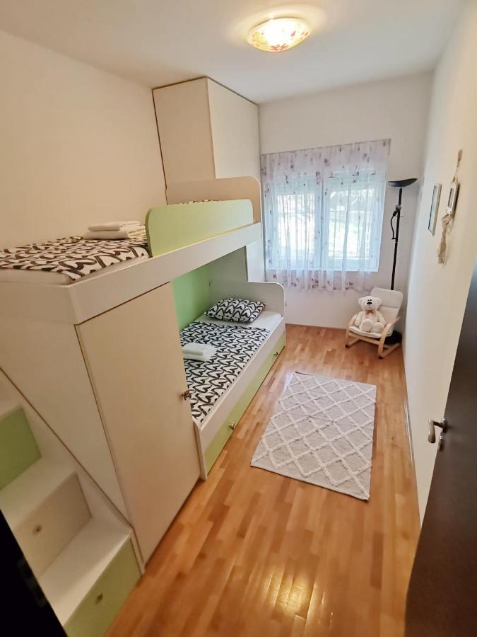 Apartman Pejic Podstrana Luaran gambar