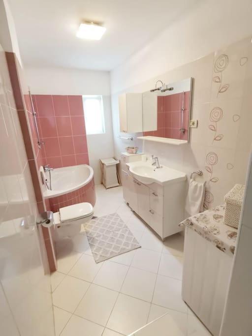 Apartman Pejic Podstrana Luaran gambar