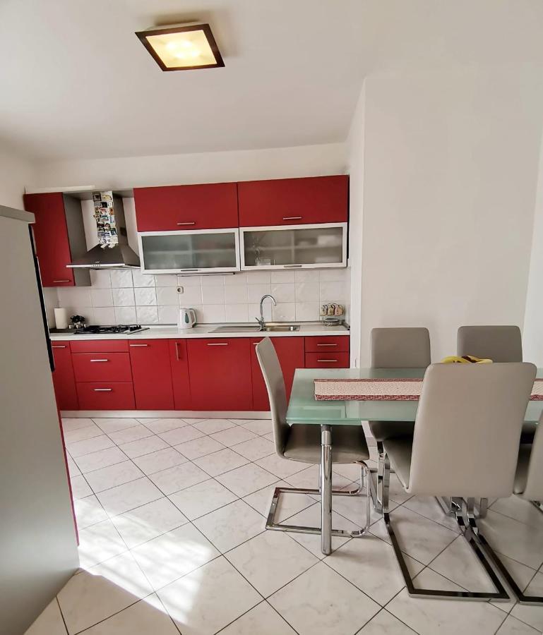 Apartman Pejic Podstrana Luaran gambar