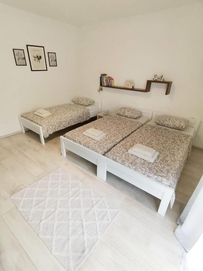 Apartman Pejic Podstrana Luaran gambar