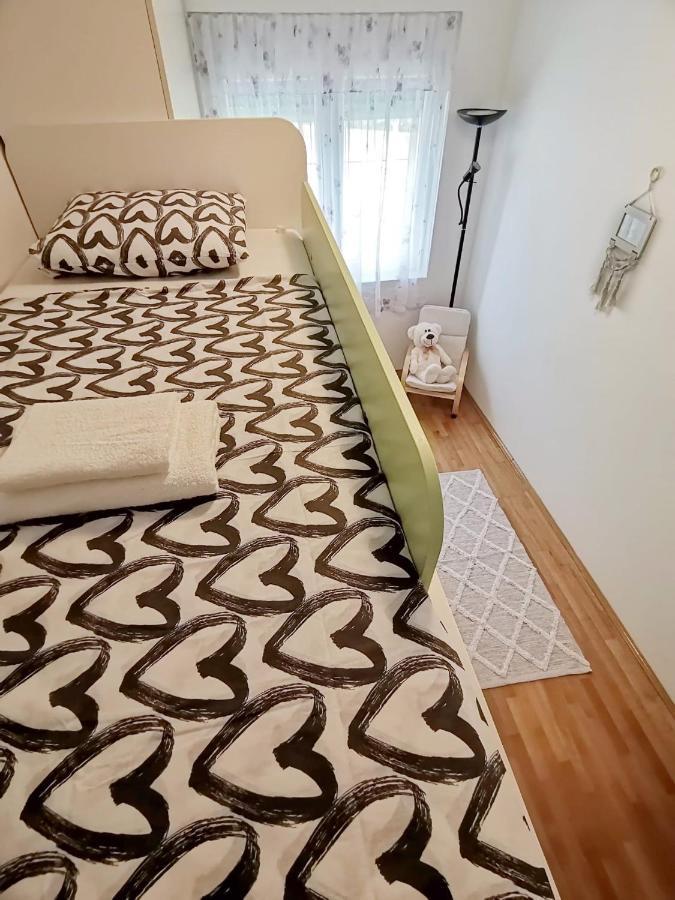 Apartman Pejic Podstrana Luaran gambar
